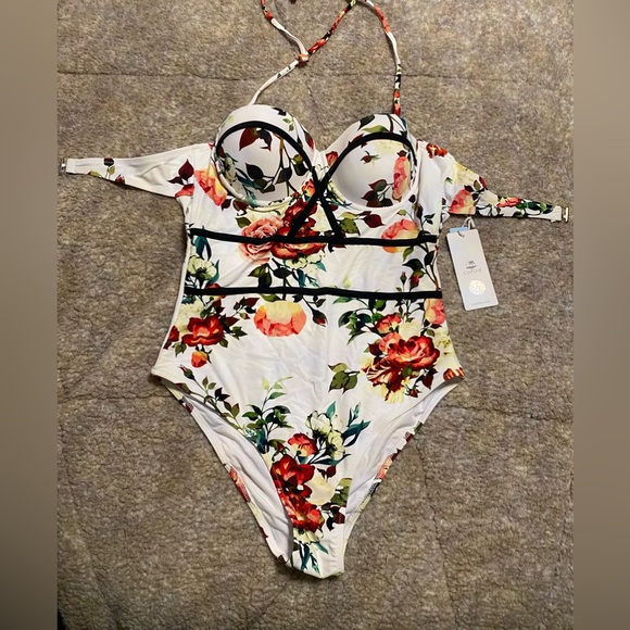 Cupshe - BNWT Bathing Suit - Picture 2 of 6